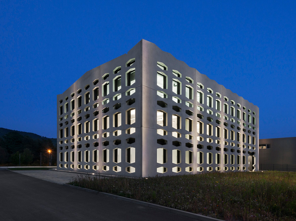 wurm wurm neutrabuilding jena germany designboom