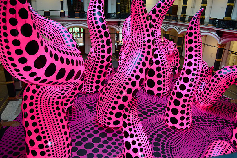 Gropius Bau on X: #KusamaDecadeByDecade: 1960s In the 1960s, Yayoi Kusama  also professionalised her fashion design. The artist's clothes connected to  the personal, social and political liberation enacted in her happenings. She