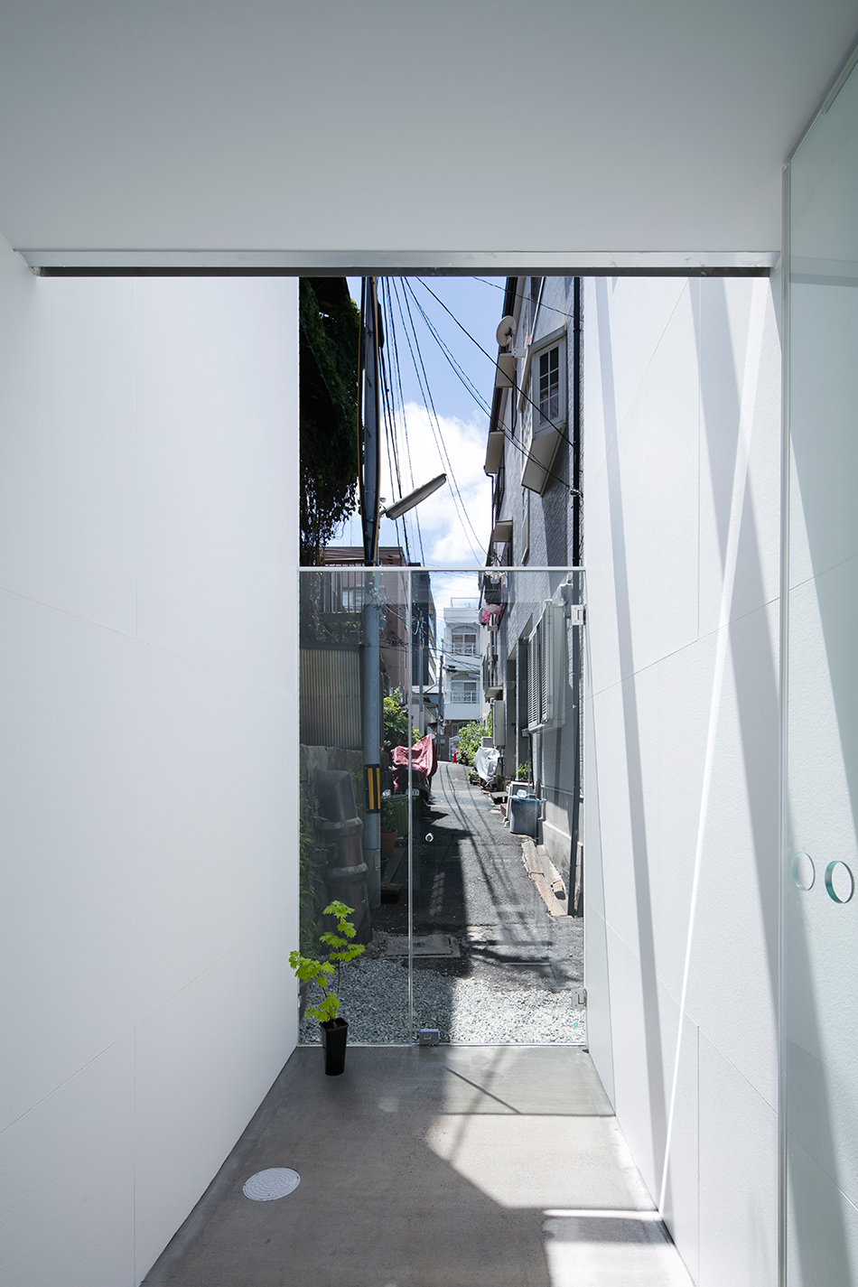 yoshiaki yamashita shoji screen house osaka city japan designboom