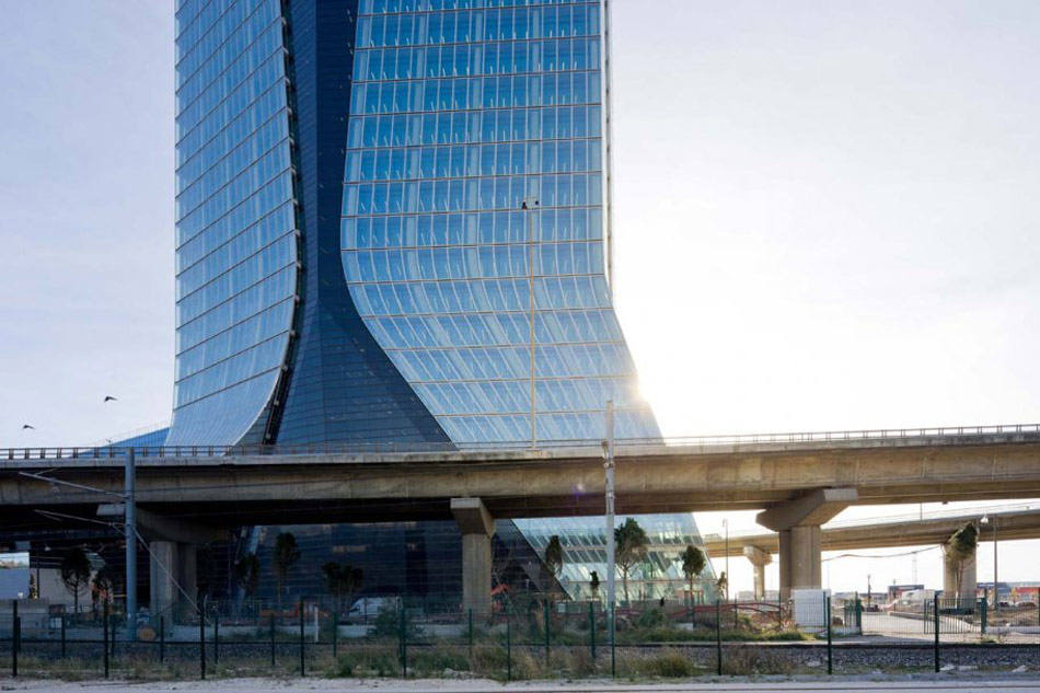 zaha hadid: CMA CGM headquarters tower in marseille