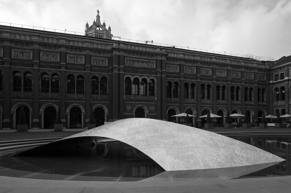 zaha hadid: crest pavilion for melia, london