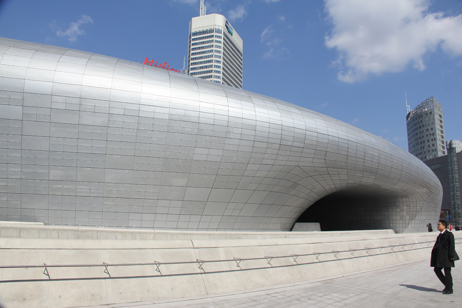 zaha hadid: dongdaemun design park, seoul