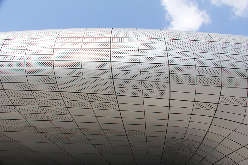 zaha hadid adds to seoul's cityscape with DDP cultural multiplex