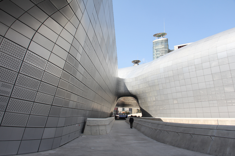 zaha hadid: dongdaemun design park, seoul