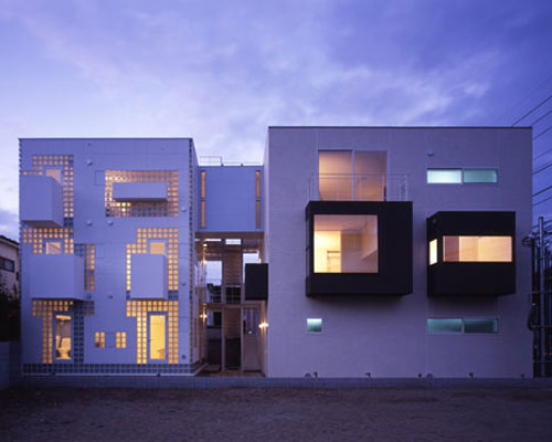 twin bricks glass block house by atelier tekuto