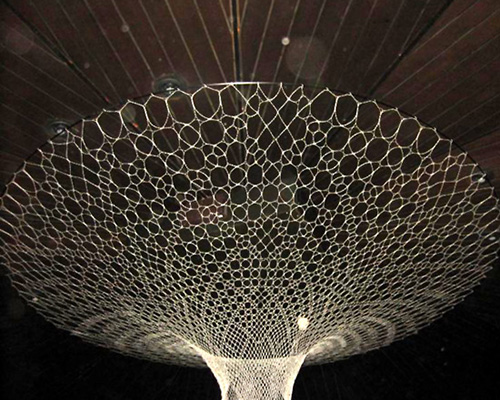 loop.ph constructs sonumbra parasols made from strands of light