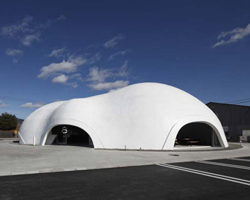 takeshi hosaka architects: 'hoto fudo' completed in japan