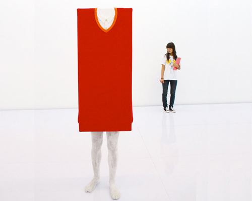 erwin wurm: 'narrow mist' at UCCA