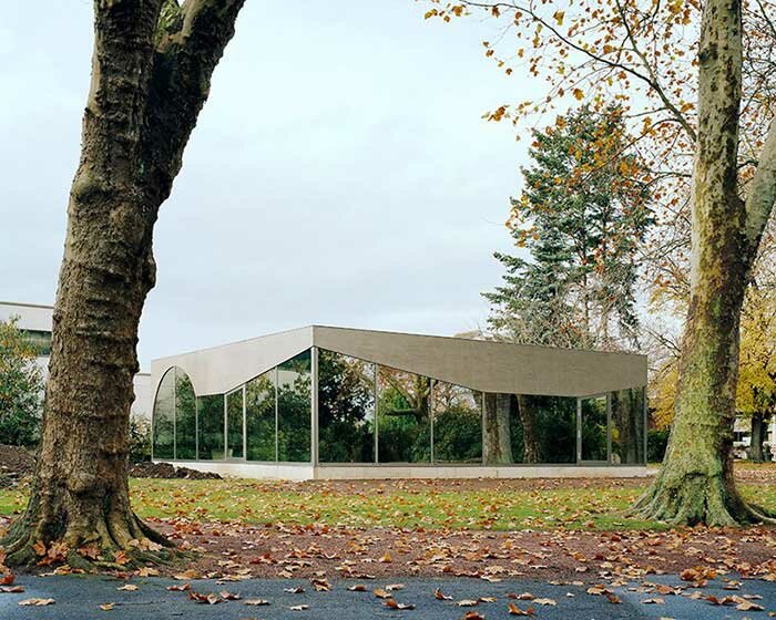 amunt: cafe pavilion