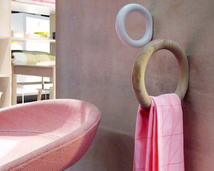 staffan holm: gym hook for HAY