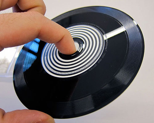 jeff mills' collaboration with yuri suzuki: digital analog hybrid disc