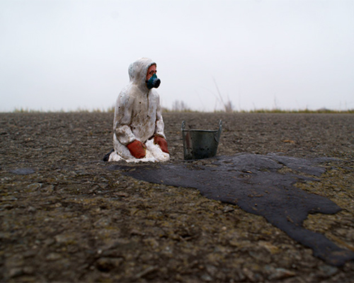 isaac cordal: waiting for climate change at beaufort04