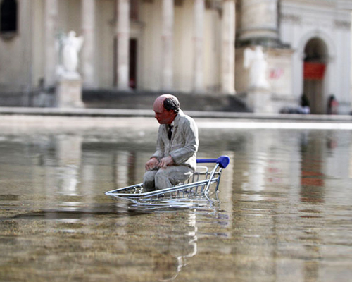 isaac cordal's miniature sculptures   cement eclipses project