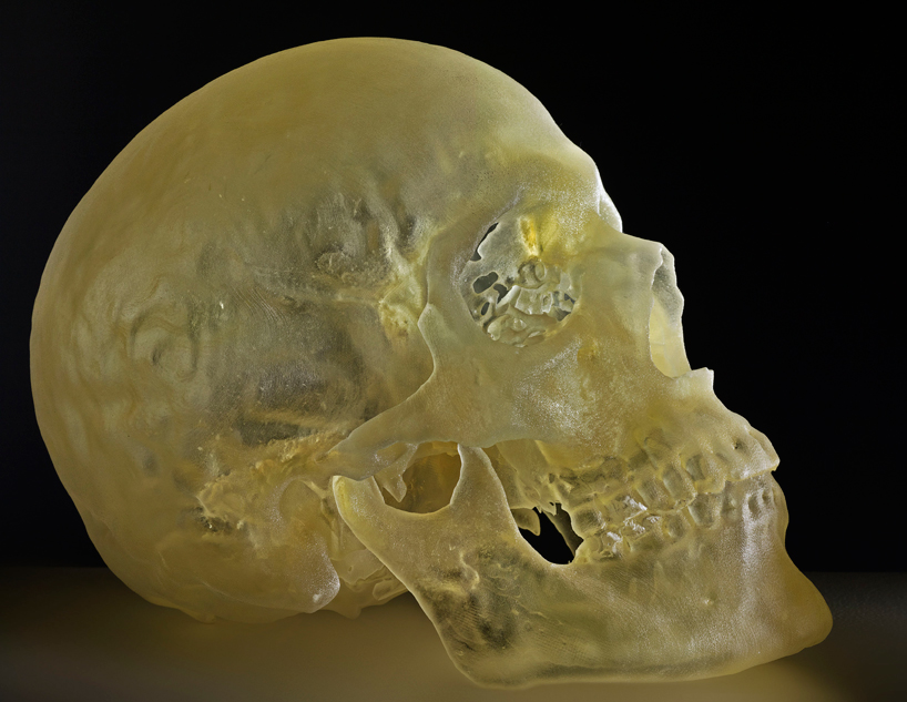 caspar berger uses 3D printer to produce skeletal self portraits