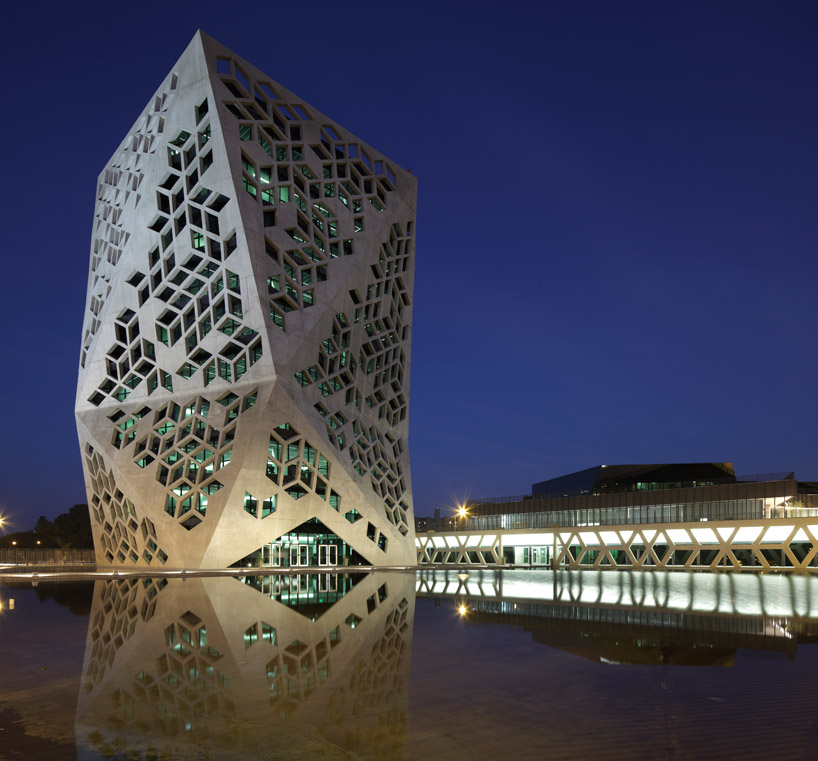 GGMPU arquitectos + lucio morini: bicentennial civic center, argentina