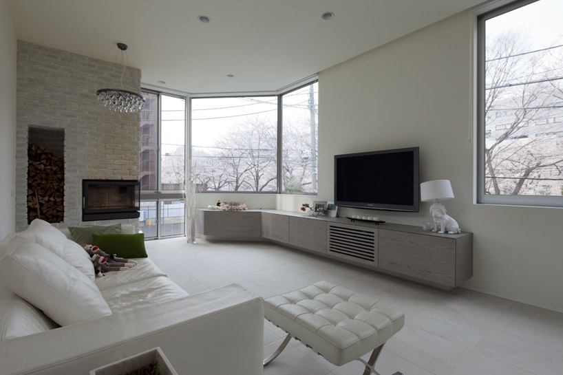 LEVEL architects: house in monzennakacho