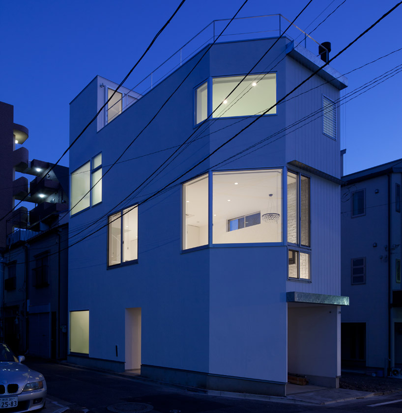 LEVEL architects: house in monzennakacho