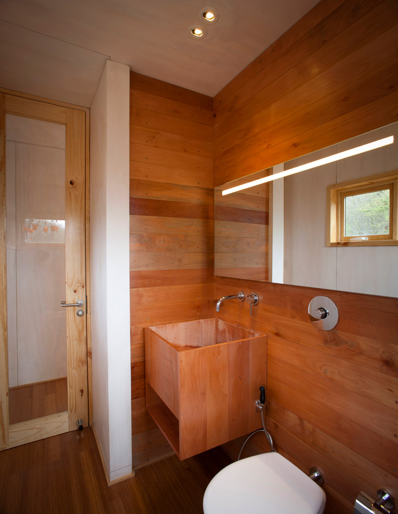 emA arquitectos: pangal refuge, chile