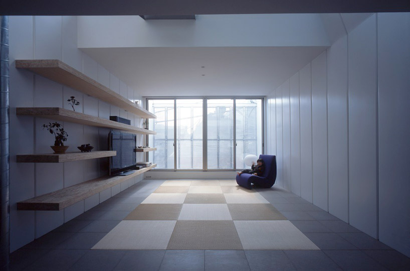 tokyo steel house by MDS built from a system of metal plates