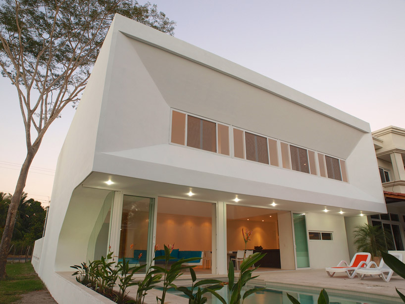 praud: casa periscopio in el salvador