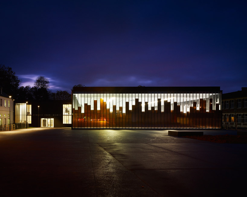 LAN architecture: gymnasium + town hall esplanade in chelles