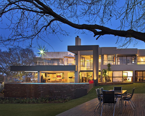 house moy by nico van der meulen architects