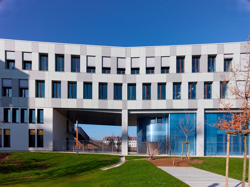 ANMA: ARTEM gallery and cosmopolitan promenade