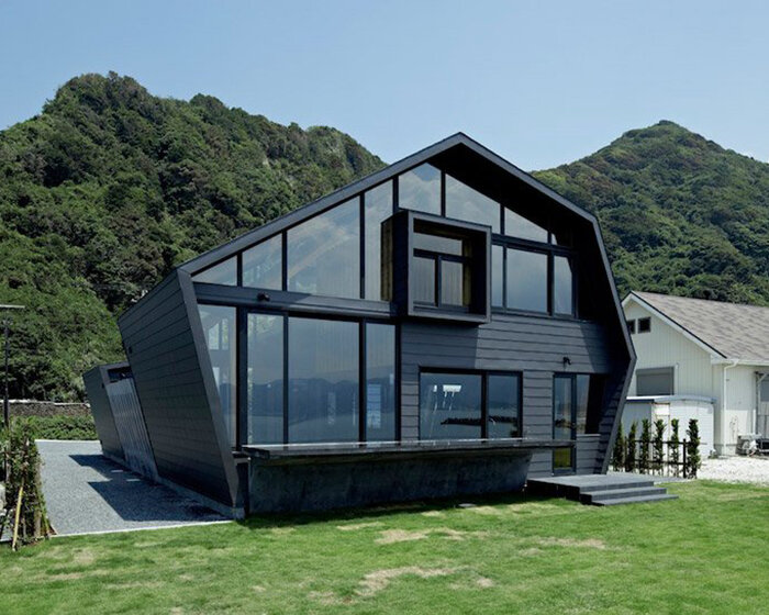 villa SSK in chiba by takeshi hirobe architects