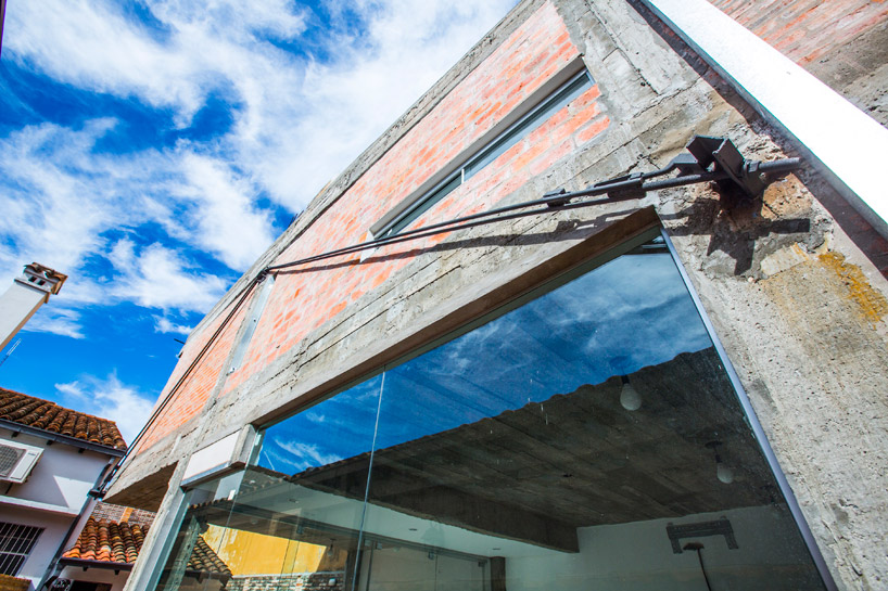 grupo Q lata jovai: house WF, paraguay