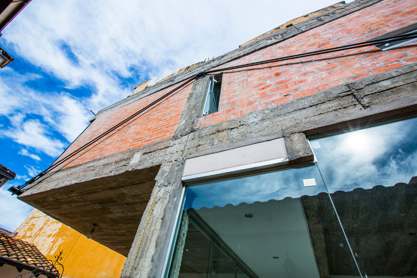 grupo Q lata jovai: house WF, paraguay