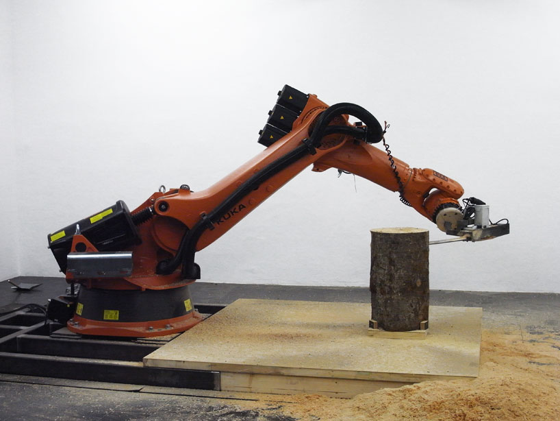 chainsaw robot carves the 7Xstool by tom pawlofsky + tibor weissmahr 