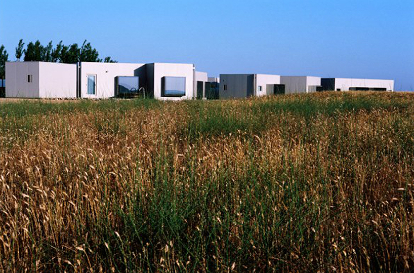 bardena_01 emiliano lopez monica rivera arquitectos: air of bardenas hotel