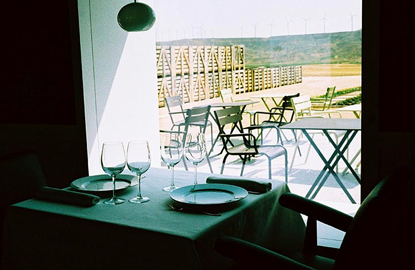 bardena_01 emiliano lopez monica rivera arquitectos: air of bardenas hotel