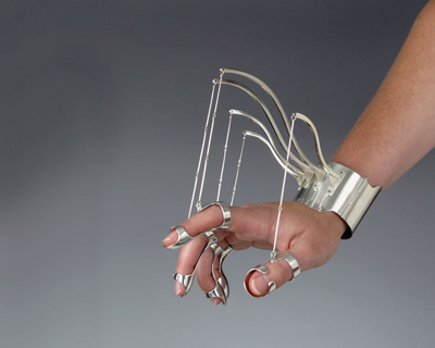 jewellery that encourages gesture by jennifer crupi