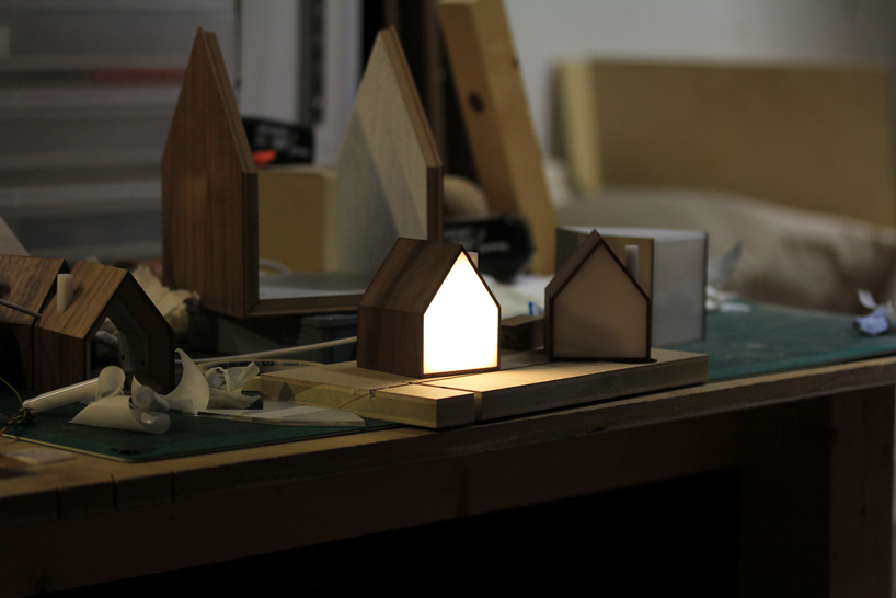 physical social networking with good night lamps