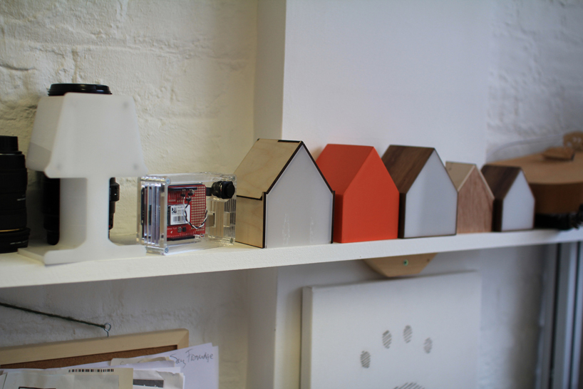 physical social networking with good night lamps