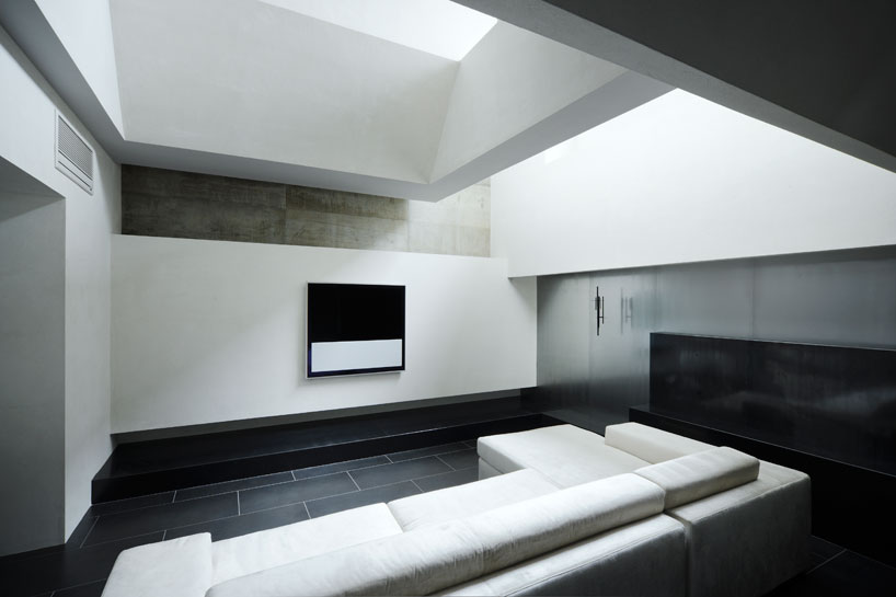 FORM / kouichi kimura architects: house of silence