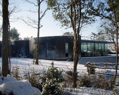 glass house by manser practice architects