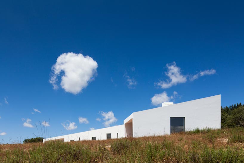 vitor vilhena: house in odemira, portugal