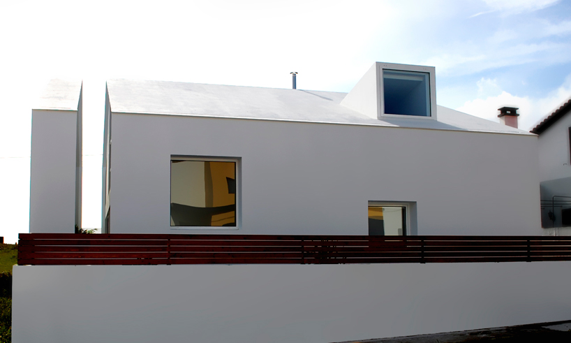 relvahouse_01 sala2 arquitectos: house in relva