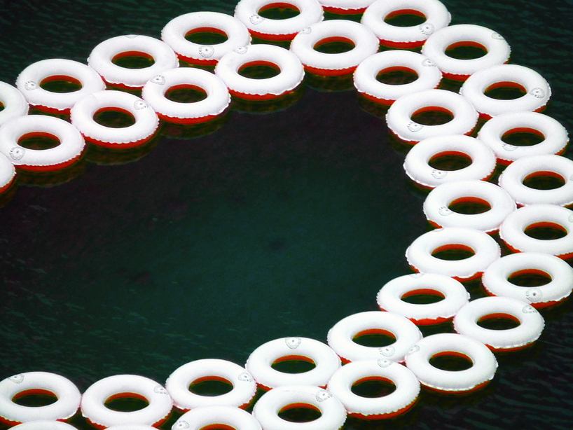 floating typography by studio toer