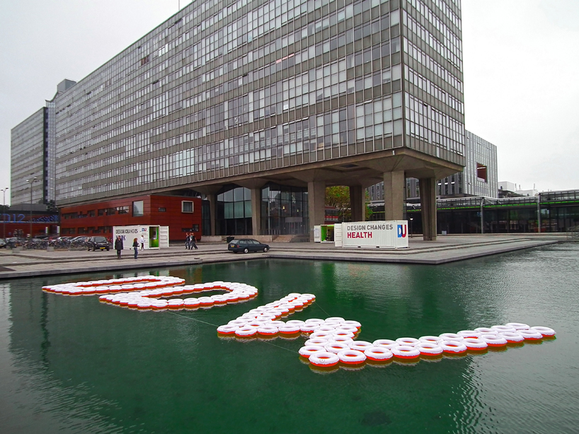 floating typography by studio toer