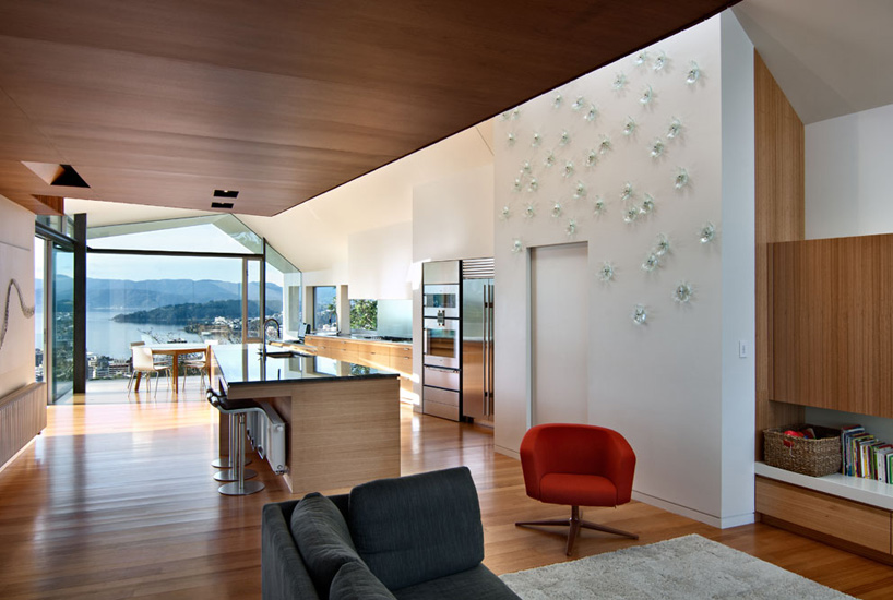 parsonson architects: seaview house, new zealand
