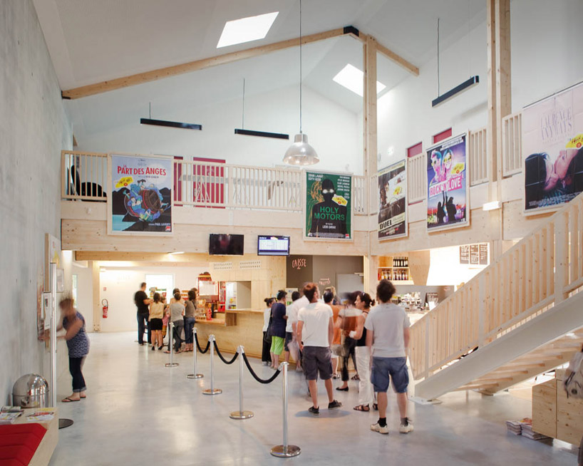 encore heureux: cine 32, france