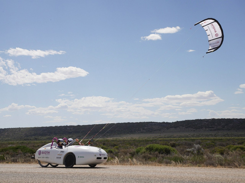 evonik kite powered electric car travels across australia