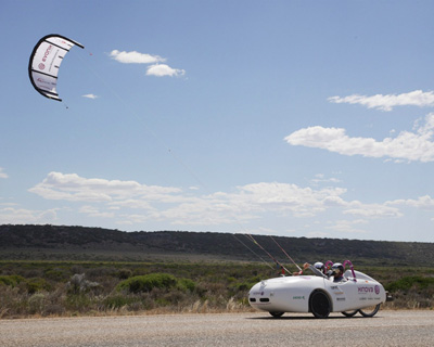 evonik kite powered electric car travels across australia
