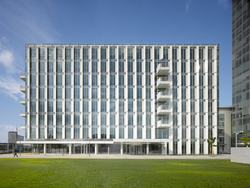 richard meier architects complete city green court in prague