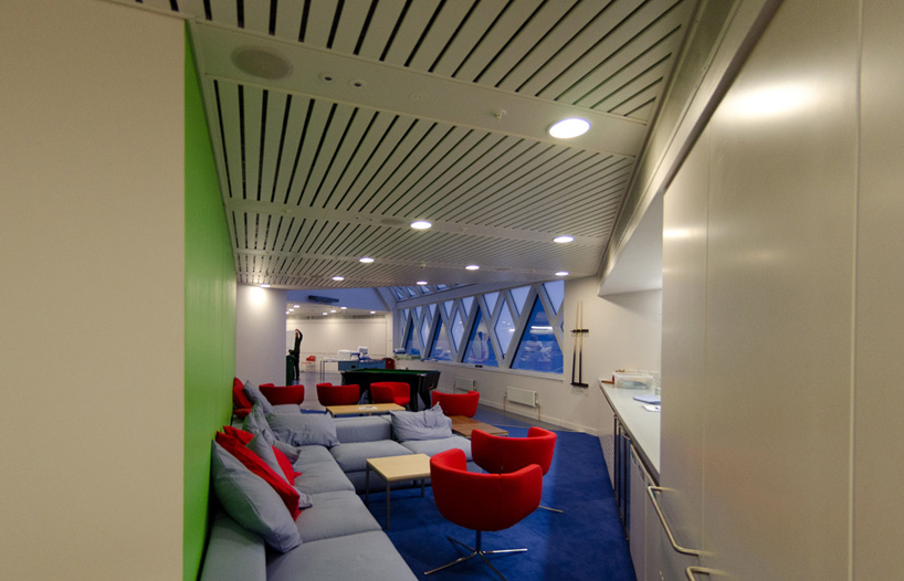 hugh broughton architects: halley VI mobile antarctic research station