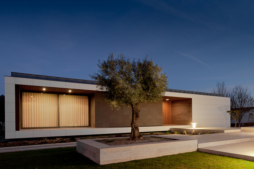 helder de carvalho: house AADD in portugal