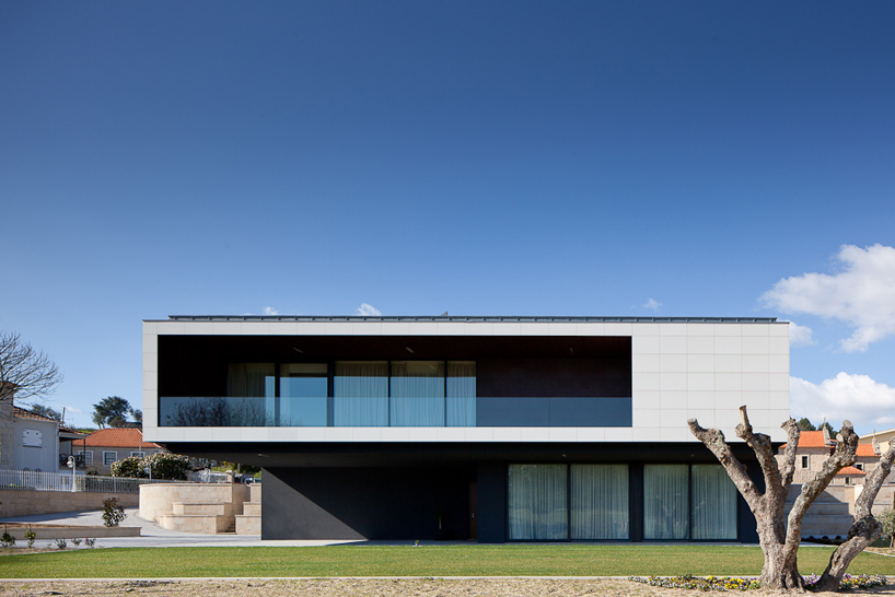 helder de carvalho: house AADD in portugal